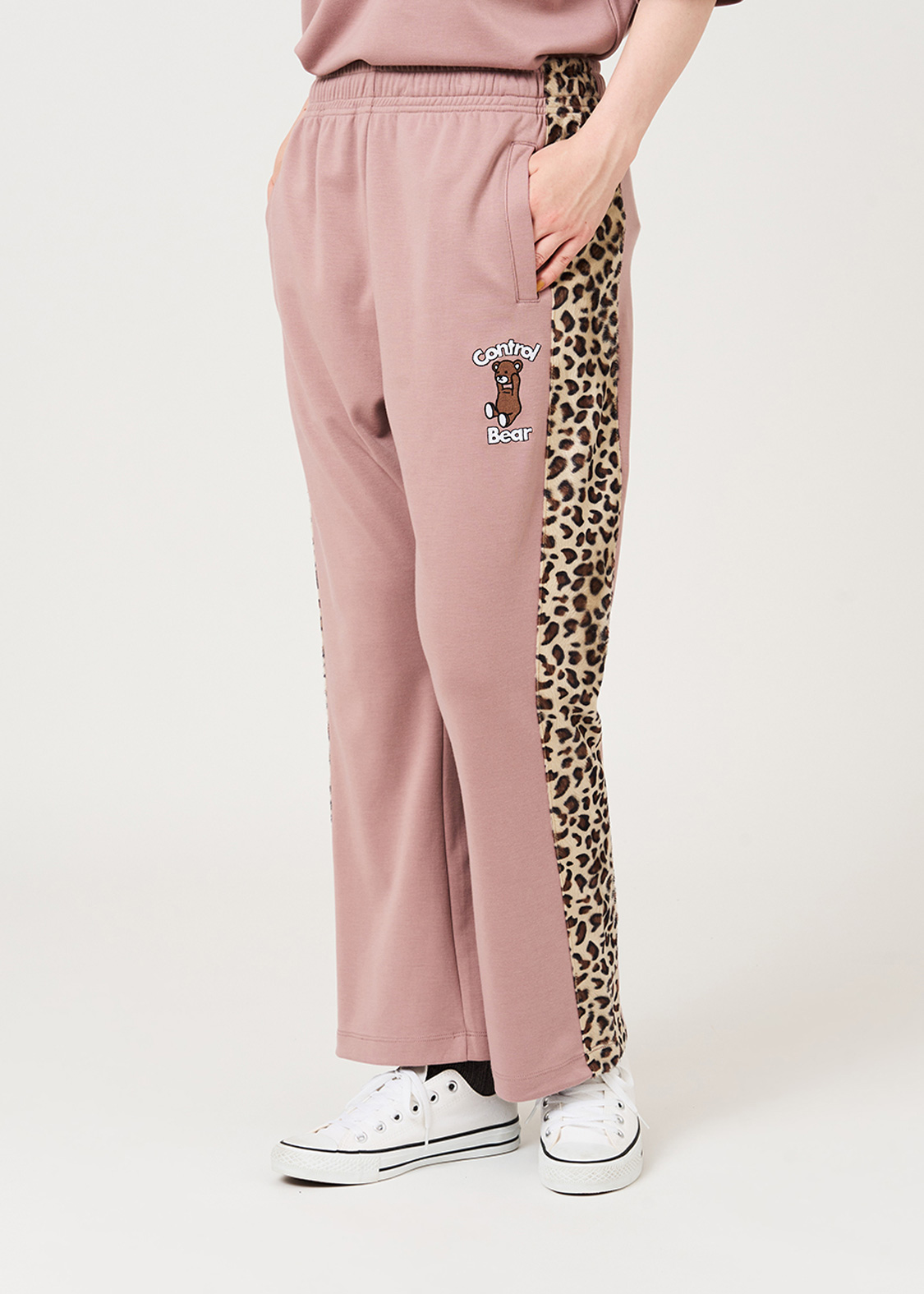 コントロールベア パンツ・スカート