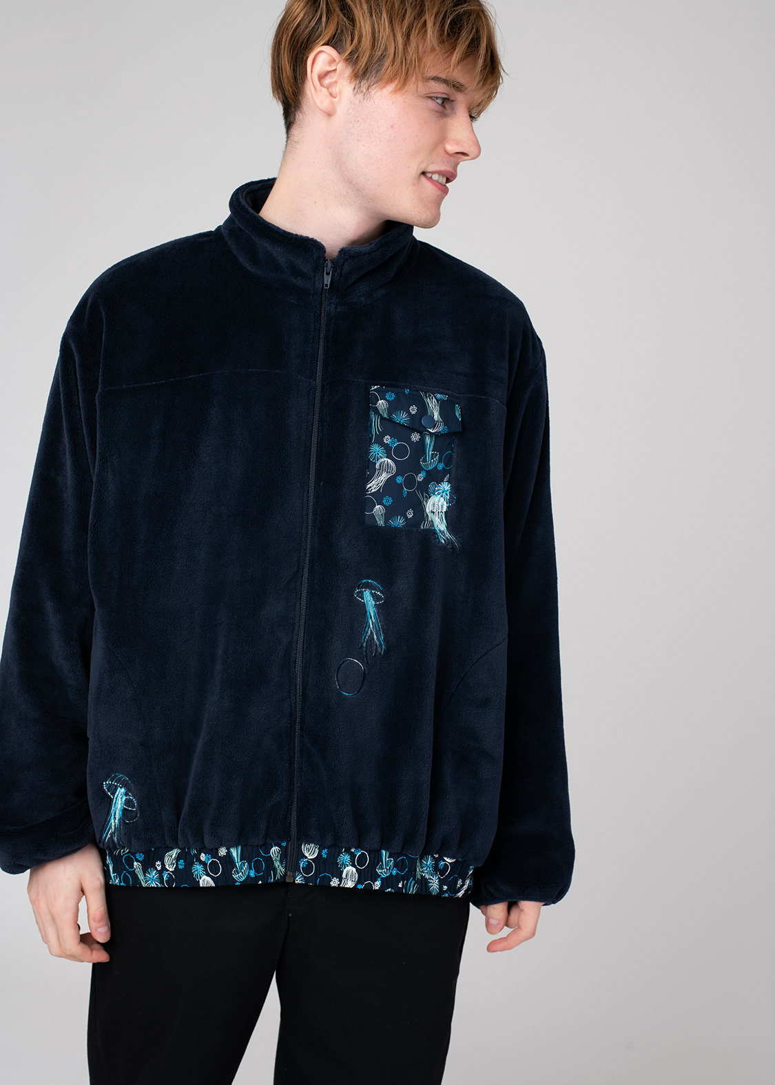 ユニセックス ドローイングオブジェリーフィッシュ ボアフリースカットアウター グラニフ公式オンラインストア